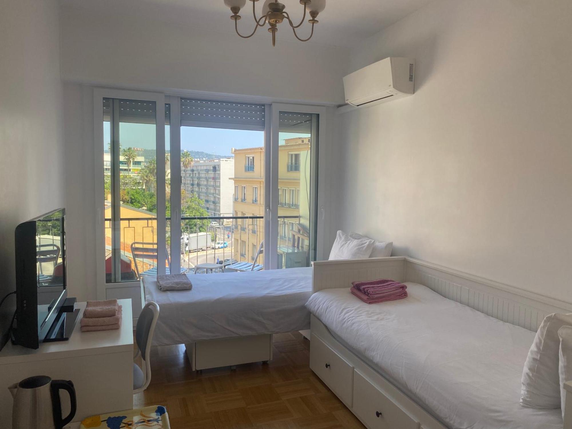 Mirela'S Private Room With Key, Ac, Lift & Balcony In The Center Of Nice On The Cote D'Azur Zewnętrze zdjęcie